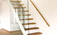 Treppe mit Glasteil