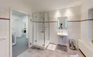 sh-136-var-a-bathroom